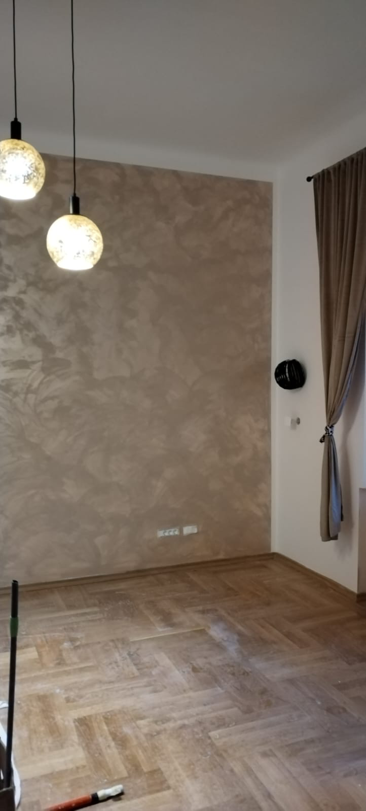 Gletani i oličeni zidovi u stanu u Zagrebu